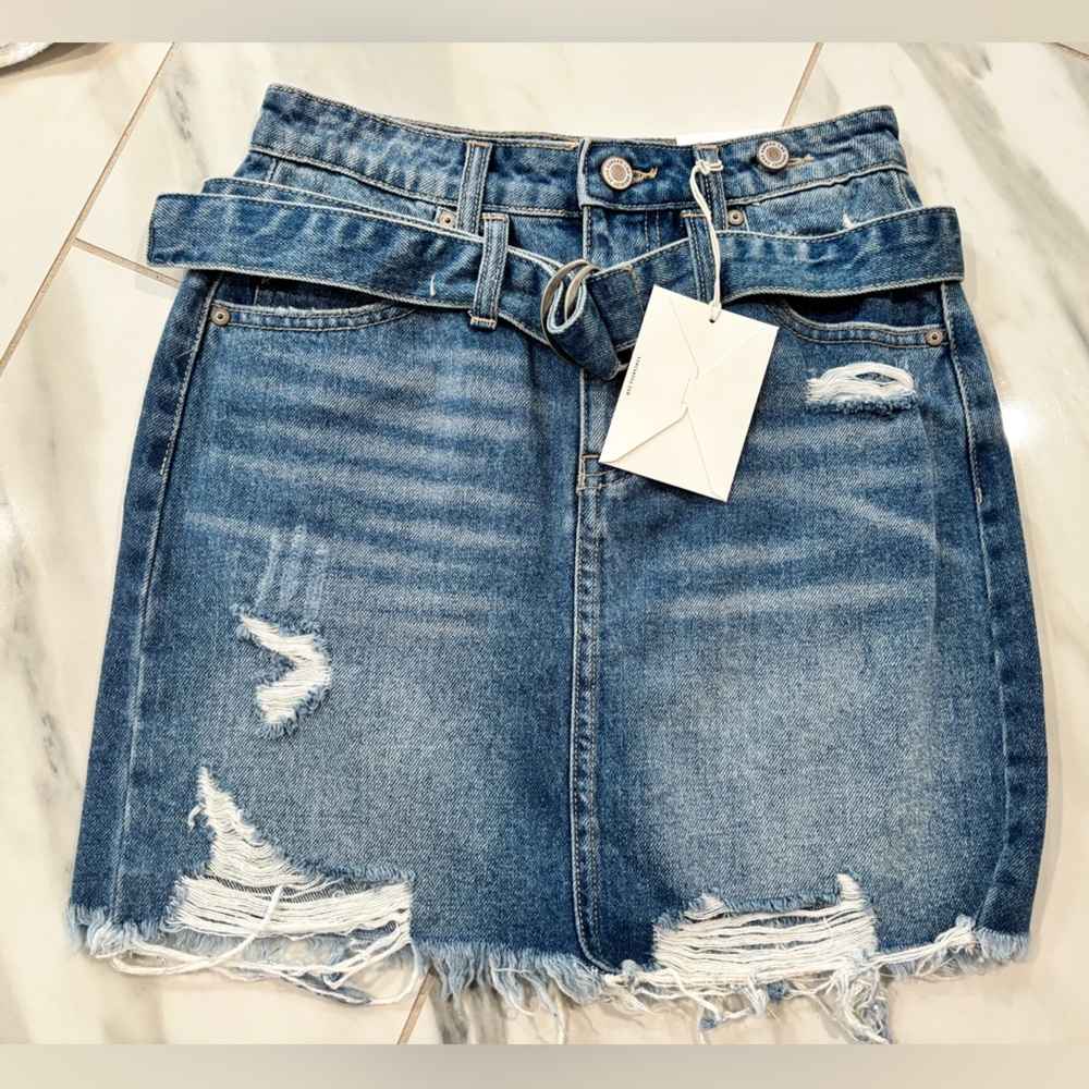 KanCan Distressed Jean skirt❤️ NWT size XS